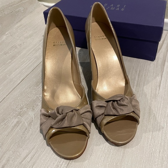 STUART WEITZMAN like new heel! Size 10 but fits more like a 9.5 - Picture 4 of 4